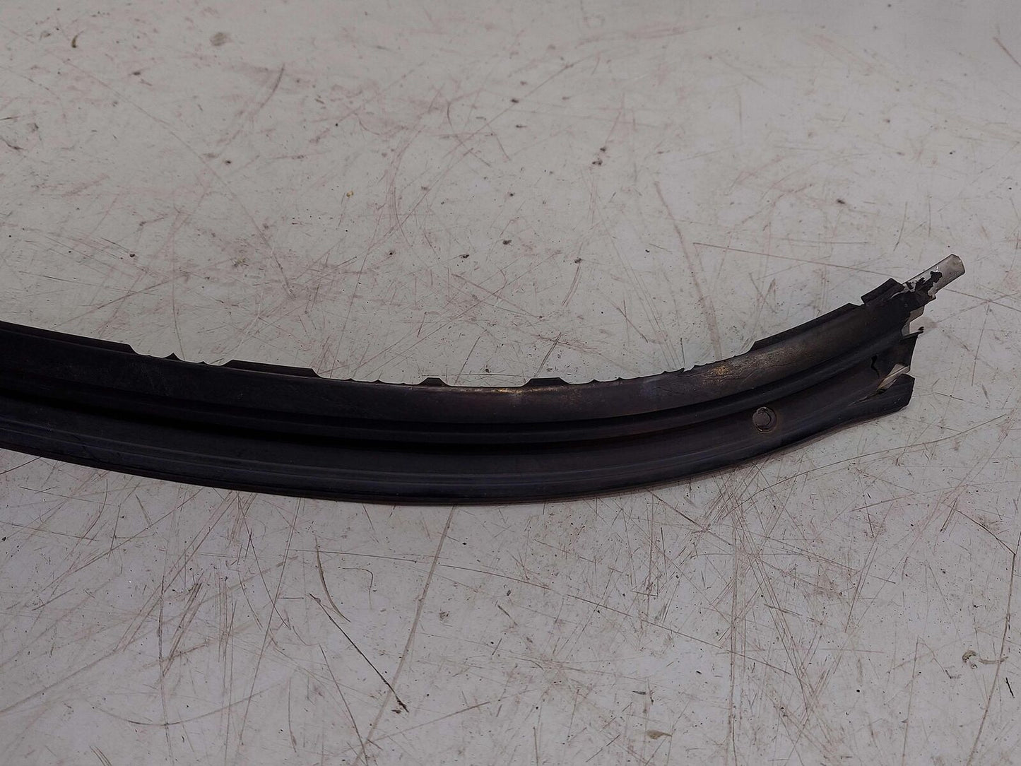 91 Nissan Skyline R32 Back Window Lower Weather Stripping Trim Retainer *chipped