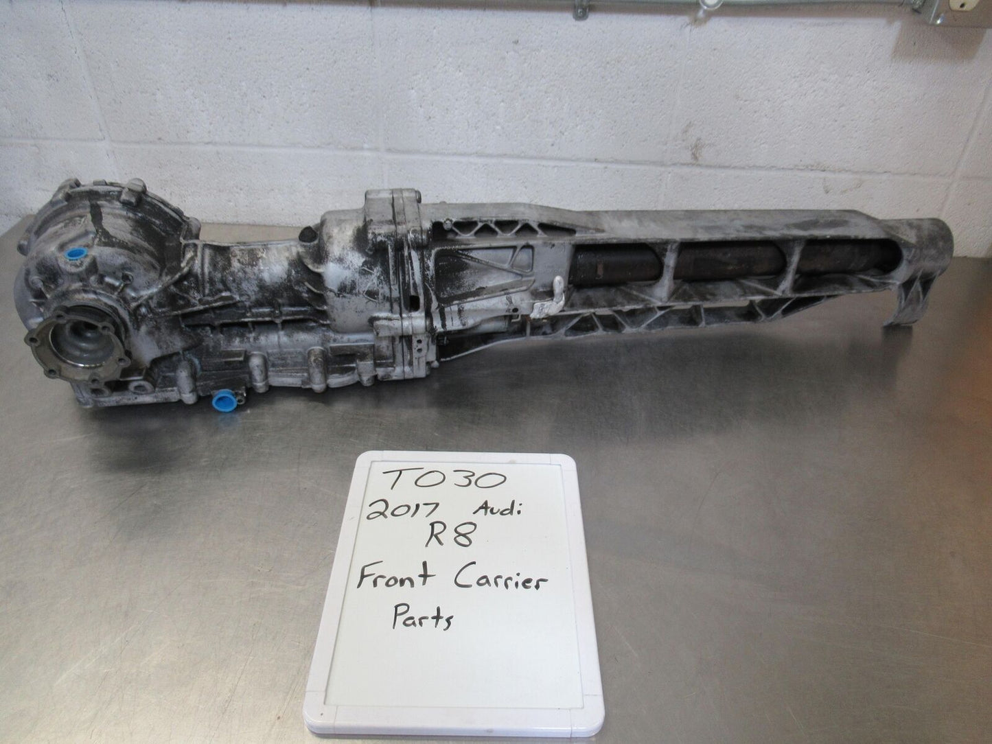 17 AUDI R8 FRONT Diff Differential Carrier *parts Only broken*