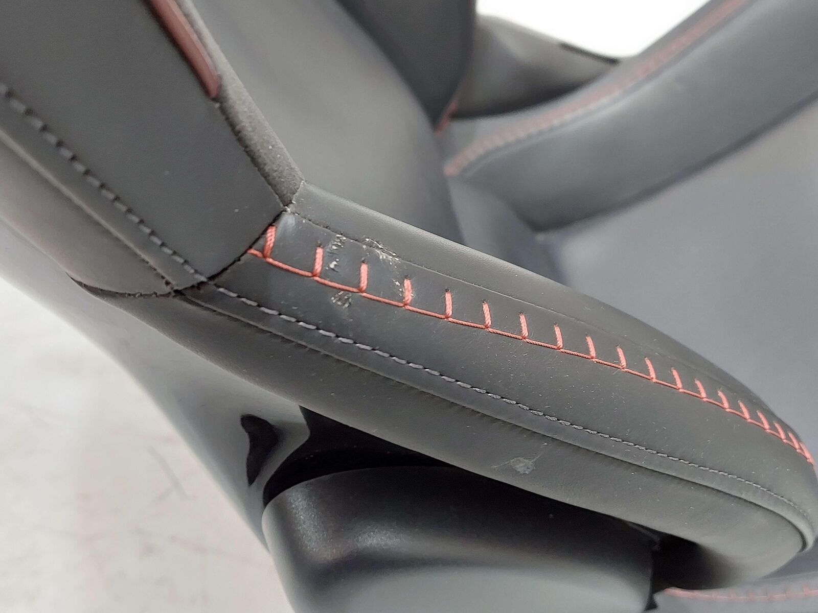 2021 MCLAREN GT SEAT LH LEFT *NOTES* BLACK ALCANTARA W/ RED INSERTS/STITCHING