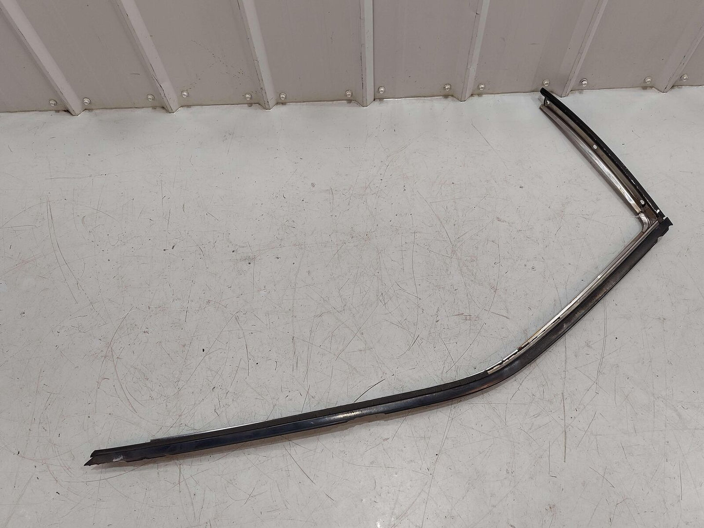1991 Nissan Skyline R32 Coupe Right Door Upper Weather Stripping Trim *Notes*