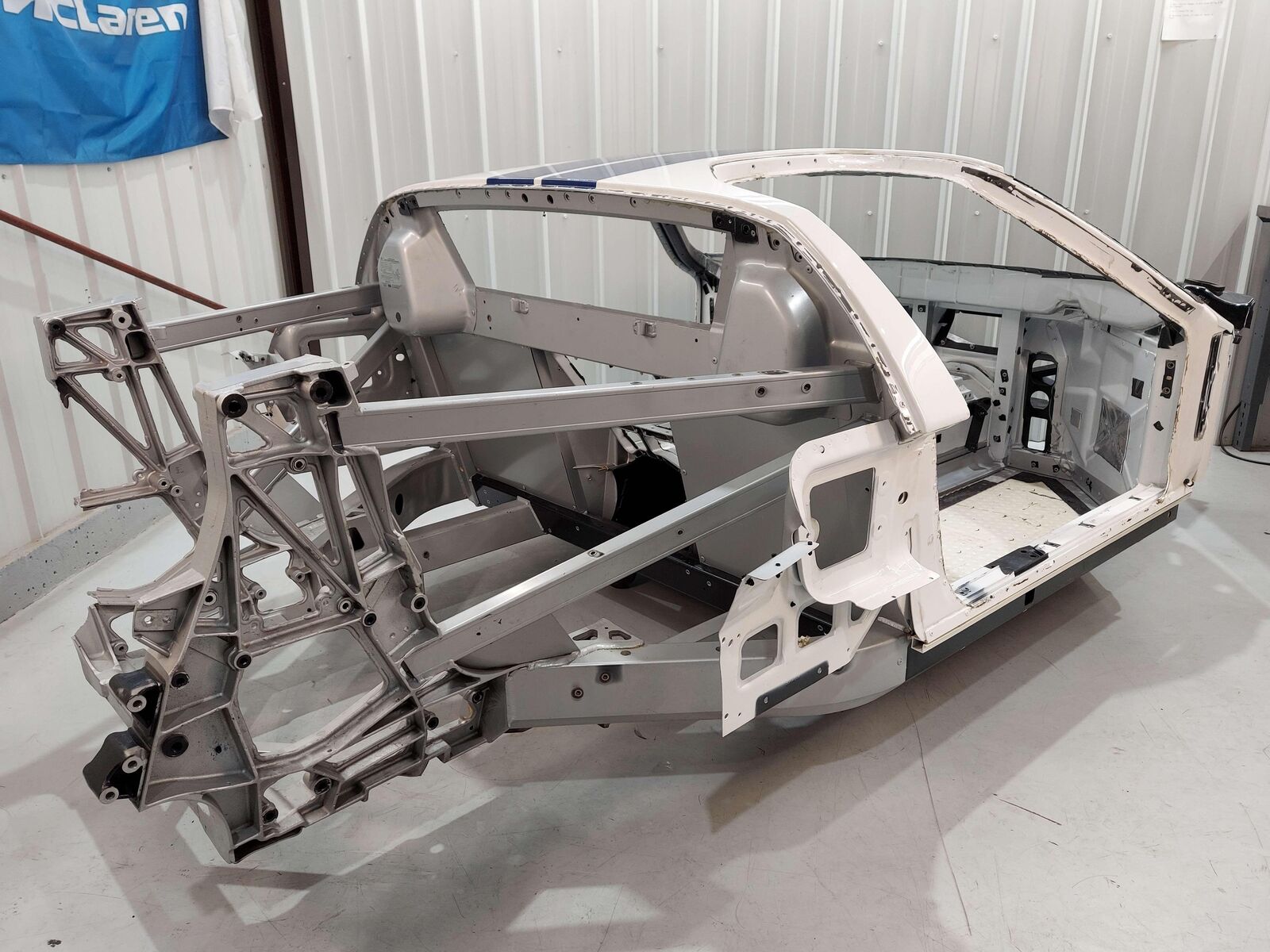 2006 FORD GT GT40 SUPERCAR Body Shell Frame Cockpit *Notes* SALVAGE REBUILDABLE!