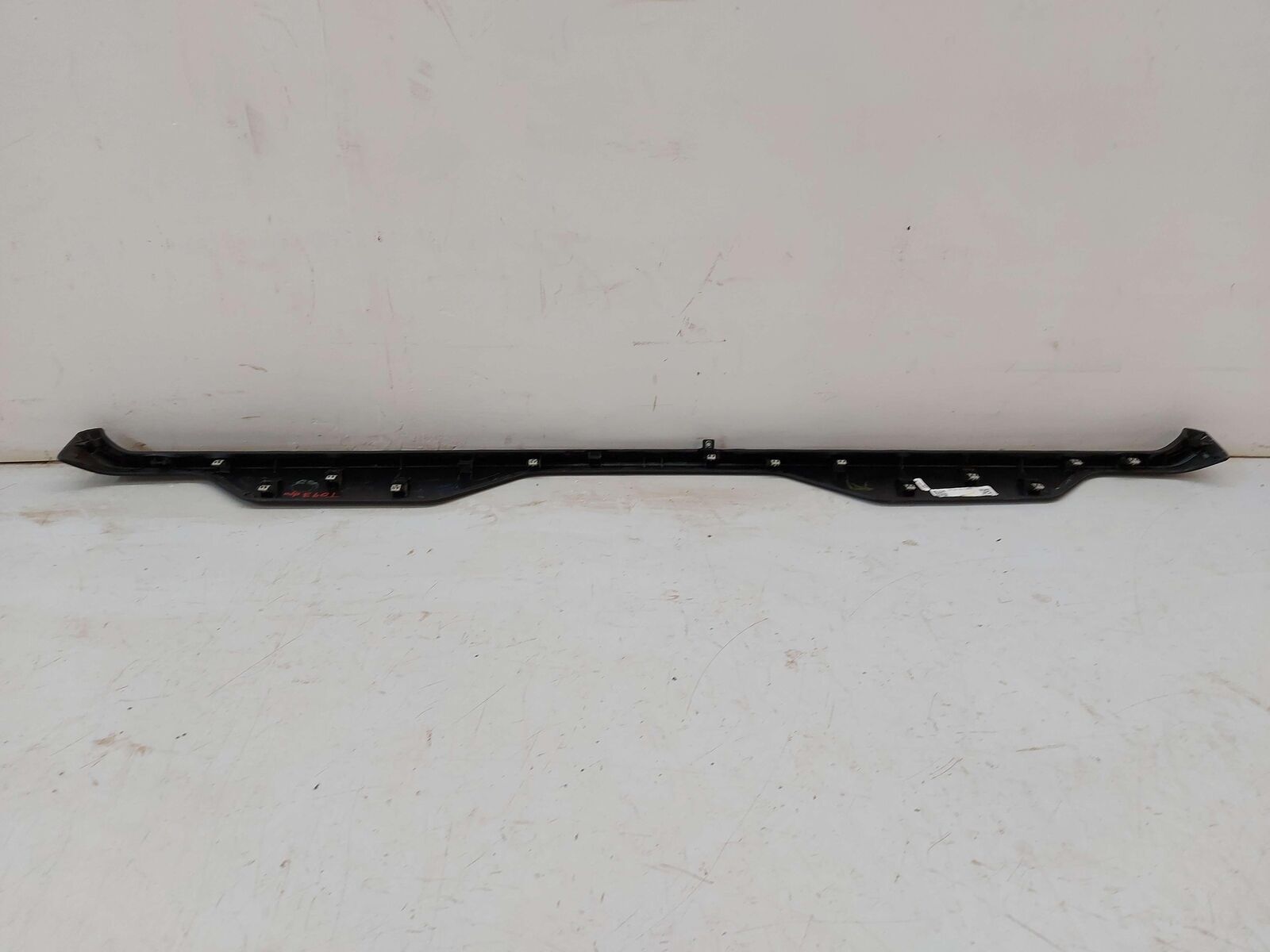 19 Jeep Wrangler Instrument Panel Pad Black W/ White Stitching 6AC121A3AC *Gouge