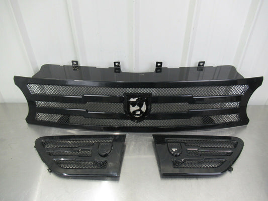 T072W 2011 11 RANGE ROVER SPORT LEXANI FRONT & FENDER GRILL SET USED
