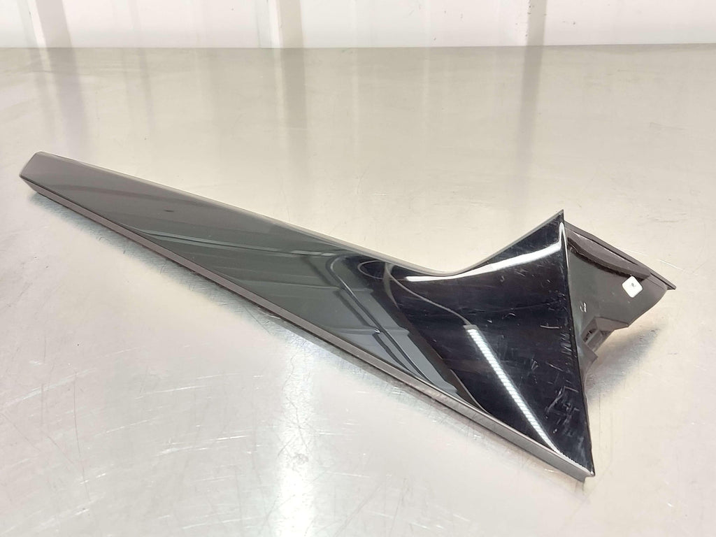 2023 Audi Q8 E-tron Quattro RH Right Hatch Window Trim Black 4KE854872 *Notes*