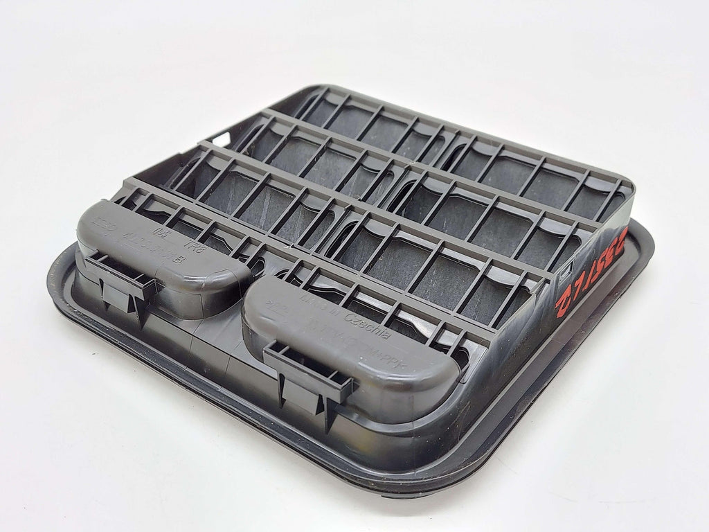 2023 Audi Q8 E-tron Quattro Quarter Panel Vent 4M0819181B