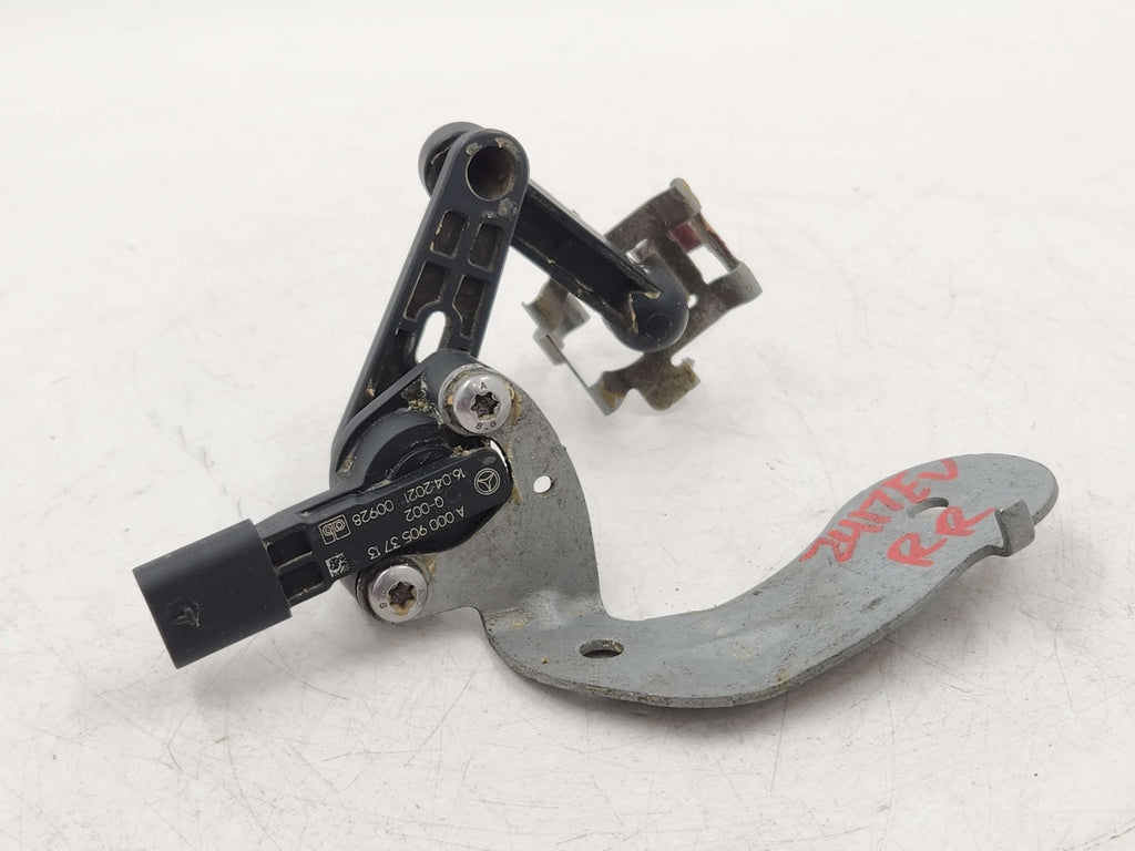 2022 MERCEDES EQS580 V297 REAR LEFT SUSPENSION HEIGHT LEVEL SENSOR A0009053713