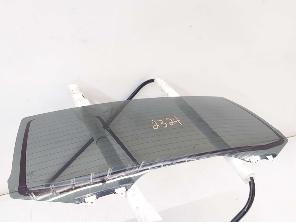 08-22 TOYOTA SEQUOIA REAR WINDOW GLASS 681500C050 *SCRATCHES*