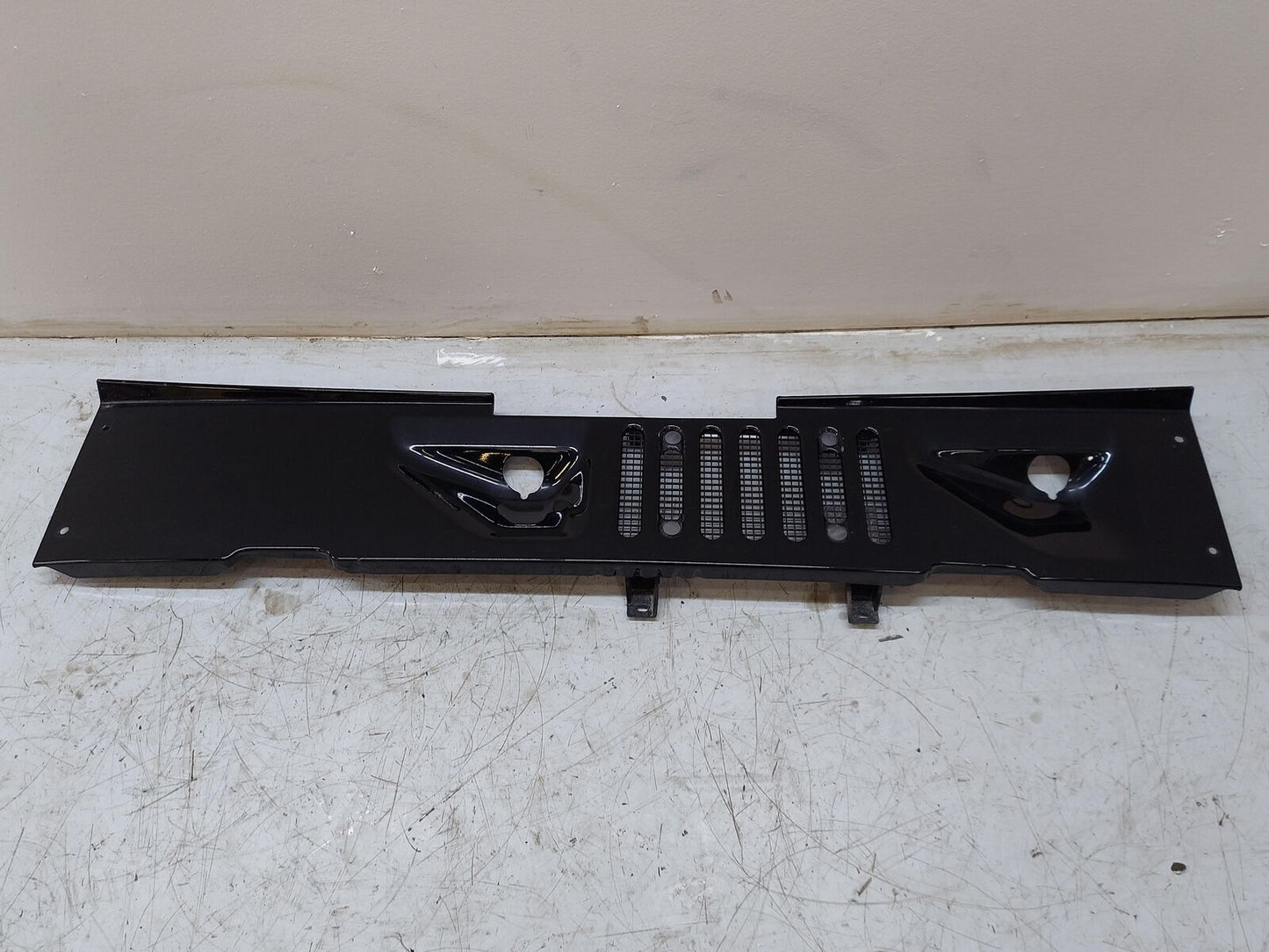 2011 Jeep Wrangler Windshield Cowl Vent Grille Grill Panel Black 55078059AD