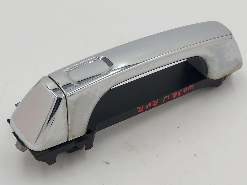 06-10 Hummer H3 RH Right Outside Door Handle *chip Discoloration*