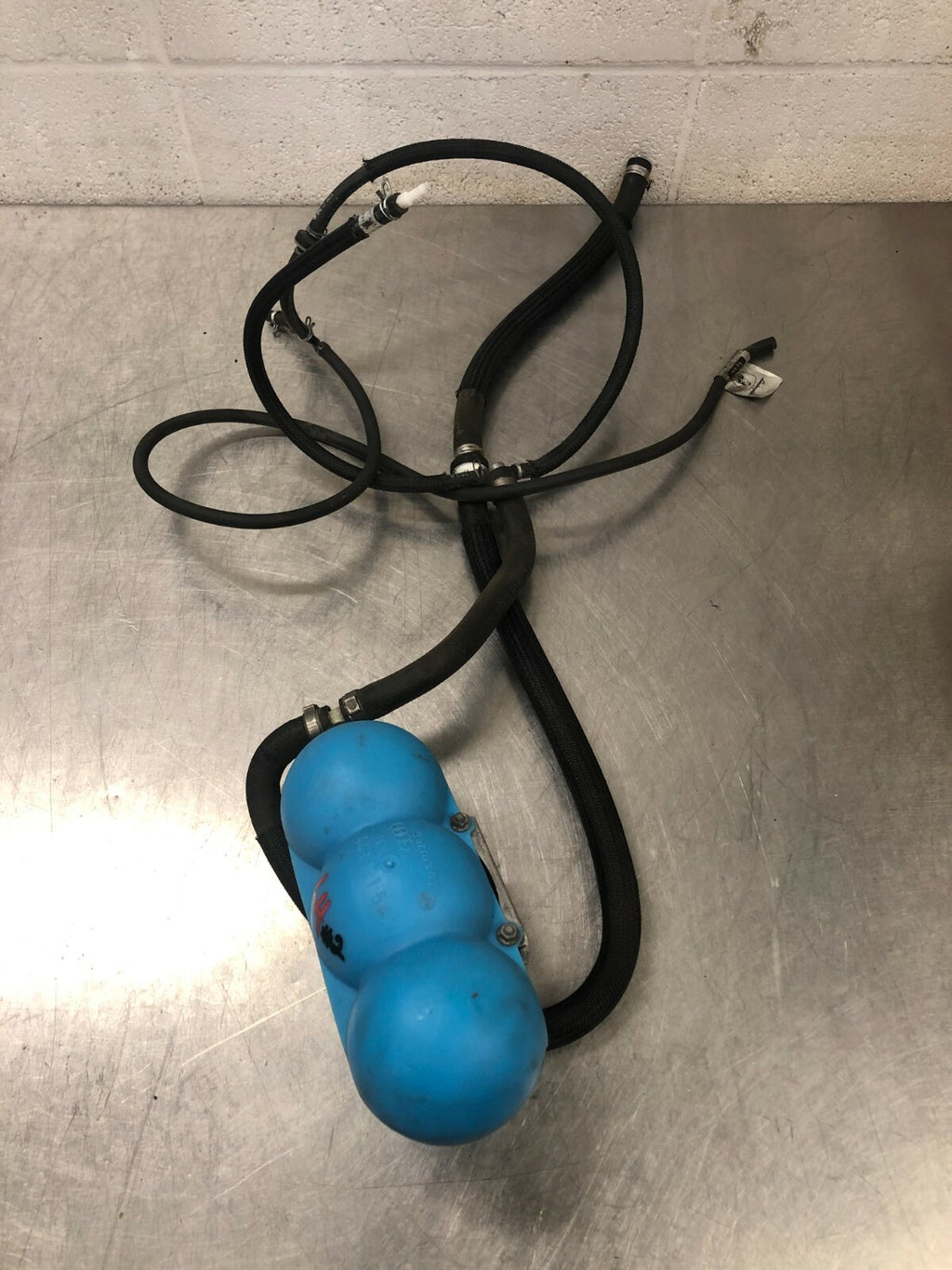 LAMBORGHINI GALLARDO SPYDER VACUUM TANK W/ LINES RH RIGHT 443131541