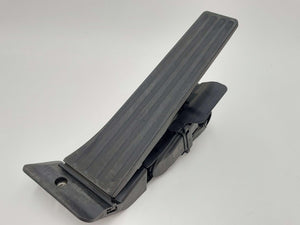 2016 BMW M4 F82 ACCELERATOR GAS PEDAL 35426853175 *SCRATCHES WEAR*