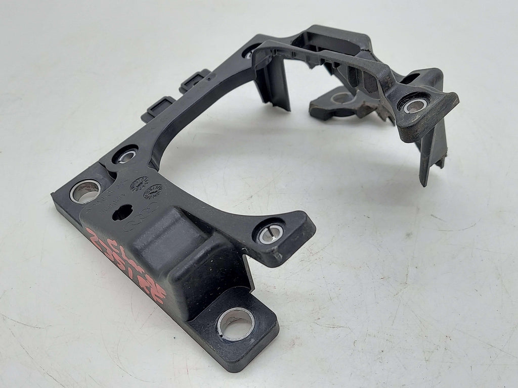 2023 Audi Q8 E-tron Front RH Right Fender Charge Port Bracket 4KE907176A *Broken