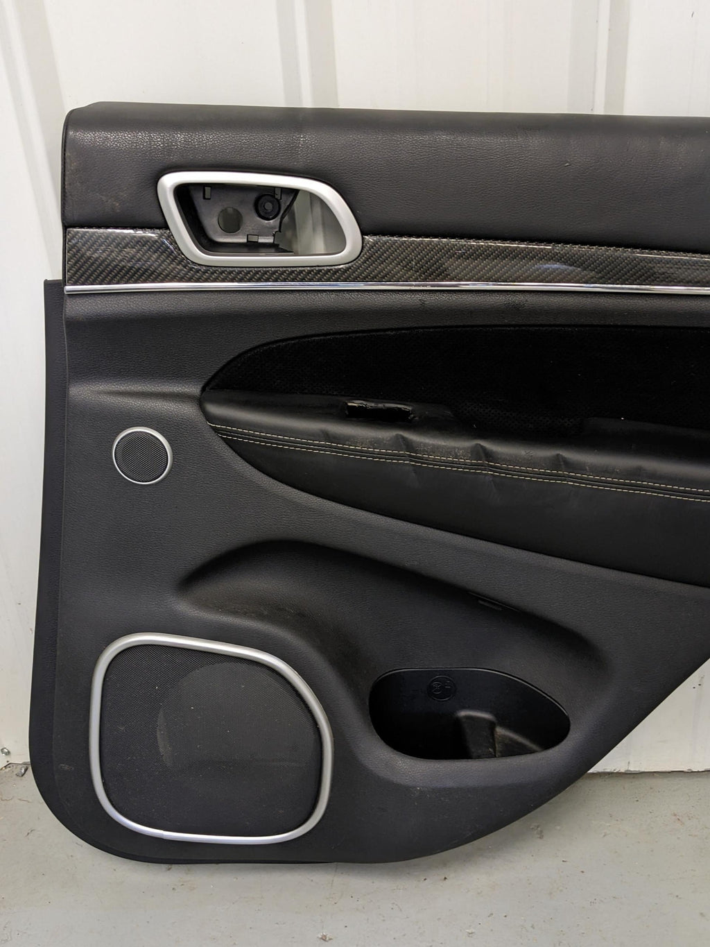 15-17 JEEP GRAND CHEROKEE SRT8 REAR RIGHT DOOR TRIM PANEL W/ CARBON FIBER DZX9