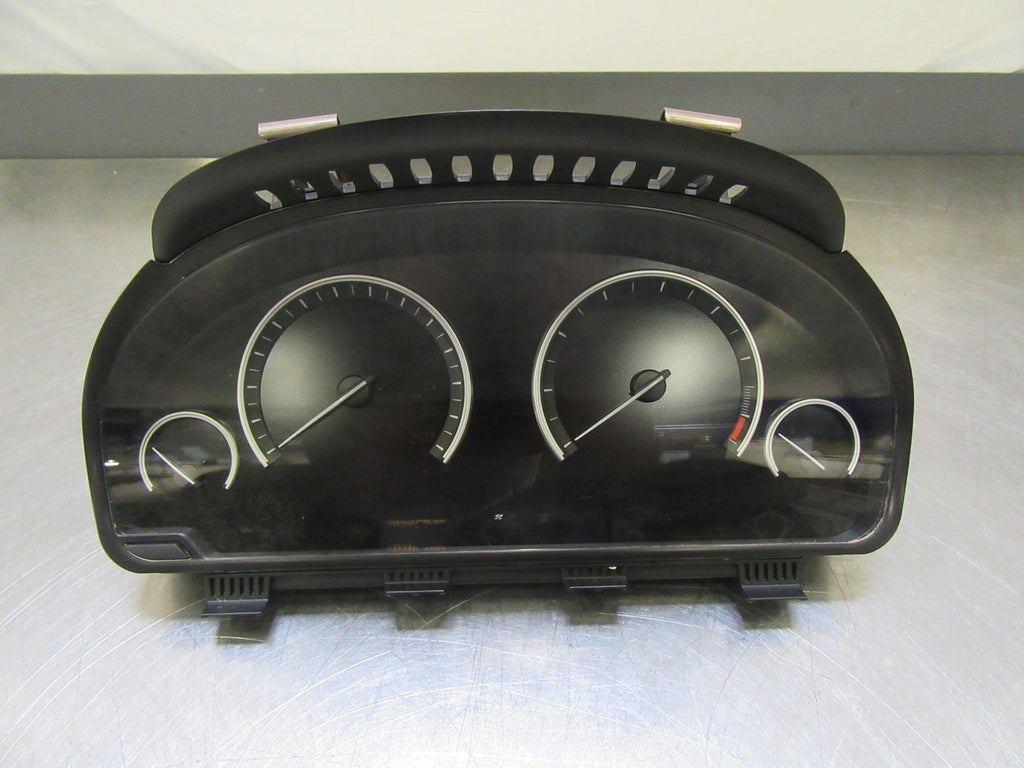 15-17 BMW X4 Speedometer WITH HEADS UP DISPLAY 6805237 0263726349 KPH KM/H
