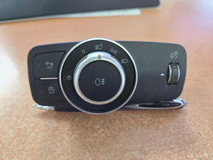 2018 Alfa Romeo Giulia Id# 01561284550 Headlight Switch Dash Mounted 29K KM's!