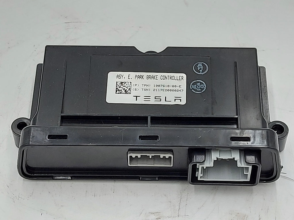 2017 TESLA X 1007618-00-e Parking Brake Controller Module