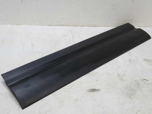 2021 DEFENDER L663 110 P400 HYBRID FRONT RIGHT DOOR MOULDING LOWER BLACK *NOTE