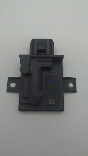 17 18 19 JAGUAR XE Fk72-9d370-ad fuel pump control module unit LH left fender